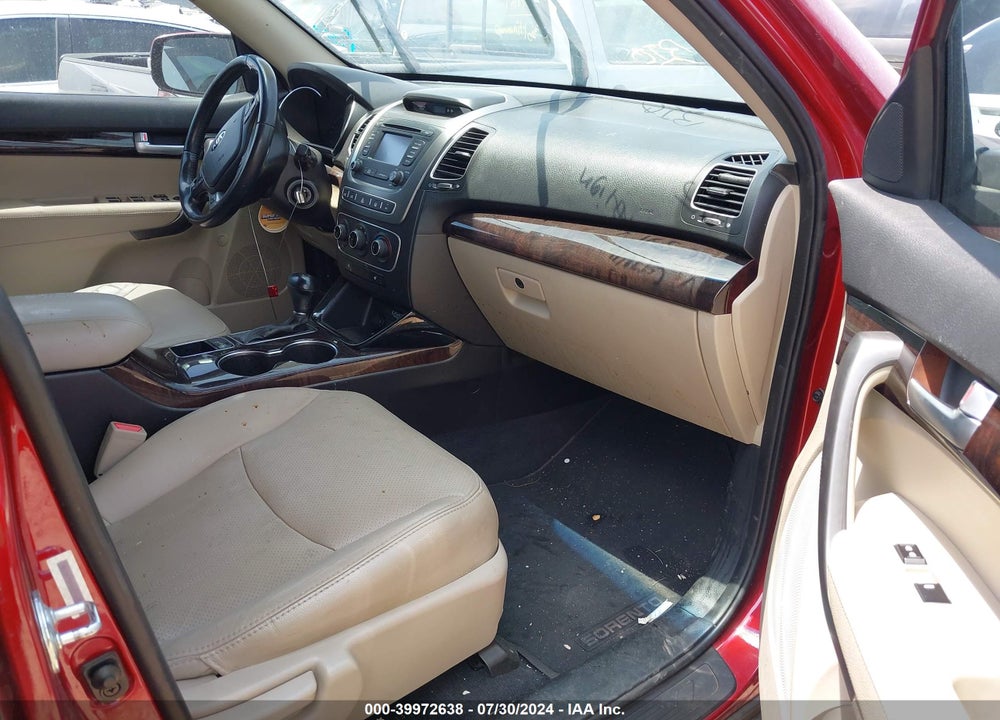 2015 KIA SORENTO LX VIN: 5XYKT3A65FG647646