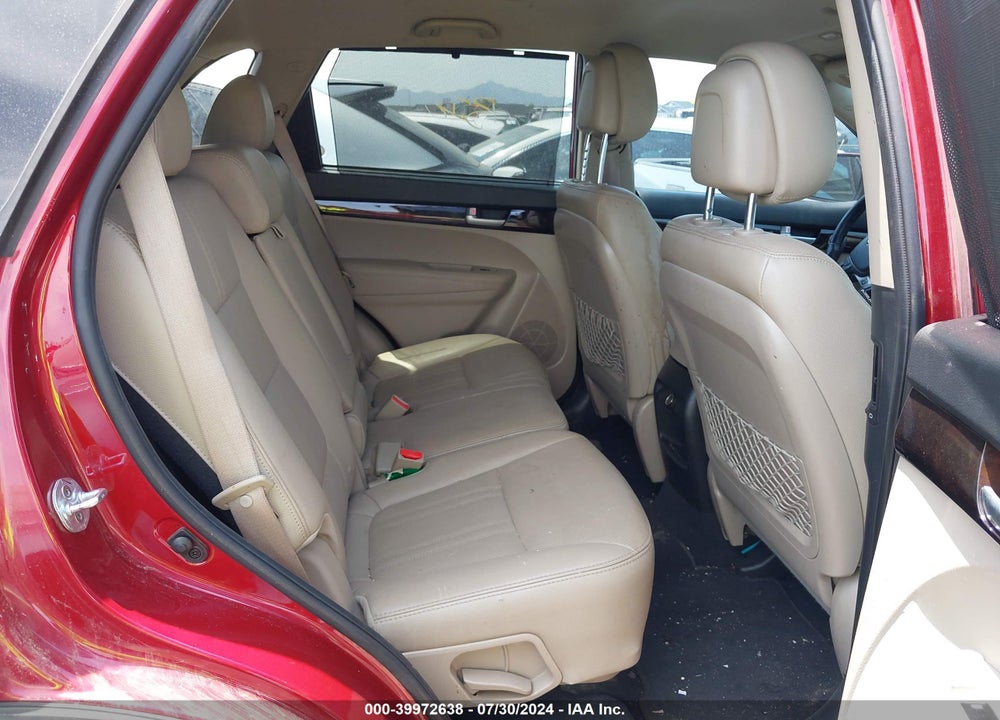 2015 KIA SORENTO LX VIN: 5XYKT3A65FG647646