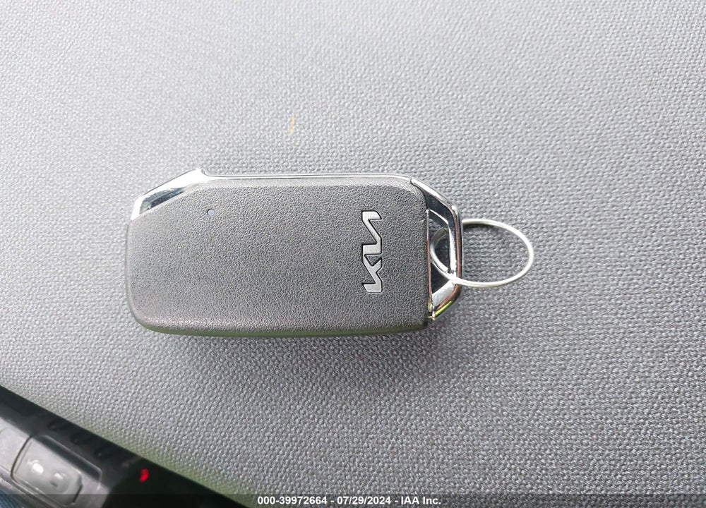 2024 KIA EV6 LIGHT LONG RANGE VIN: KNDC3DLC2R5616462