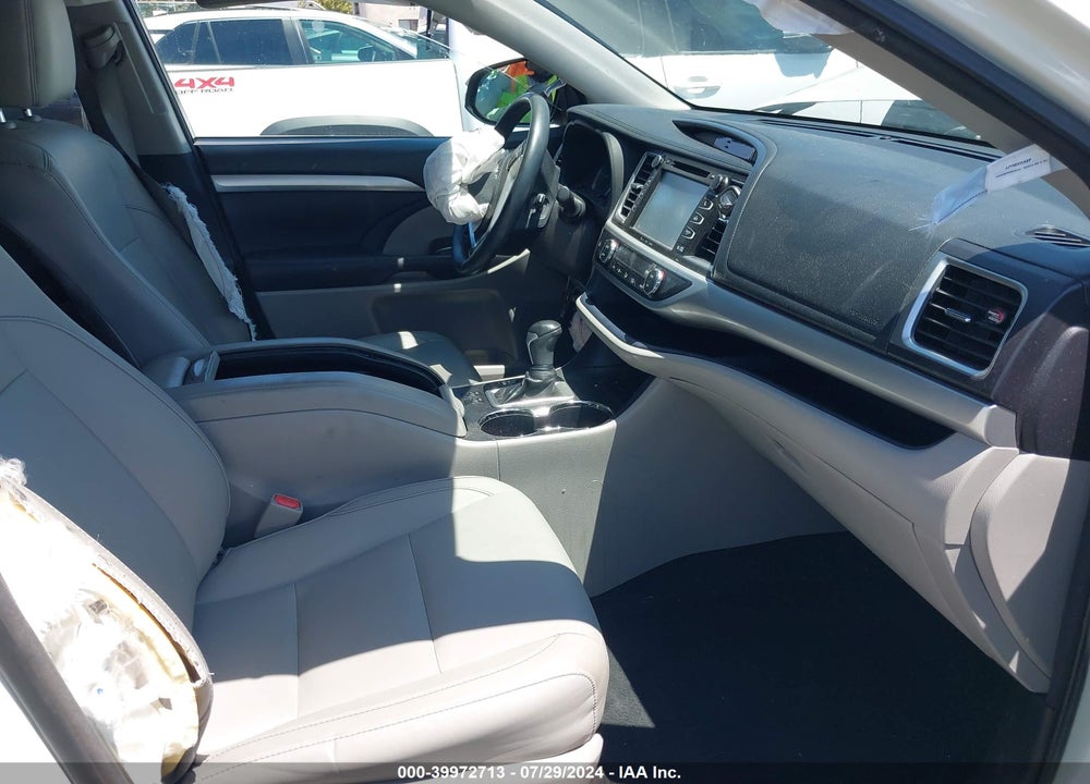 2016 TOYOTA HIGHLANDER XLE V6 VIN: 5TDKKRFH5GS177445