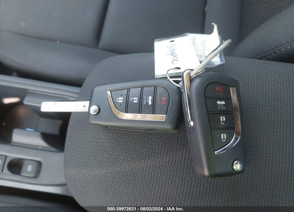 2024 TOYOTA COROLLA LE VIN: 5YFB4MDE5RP176720