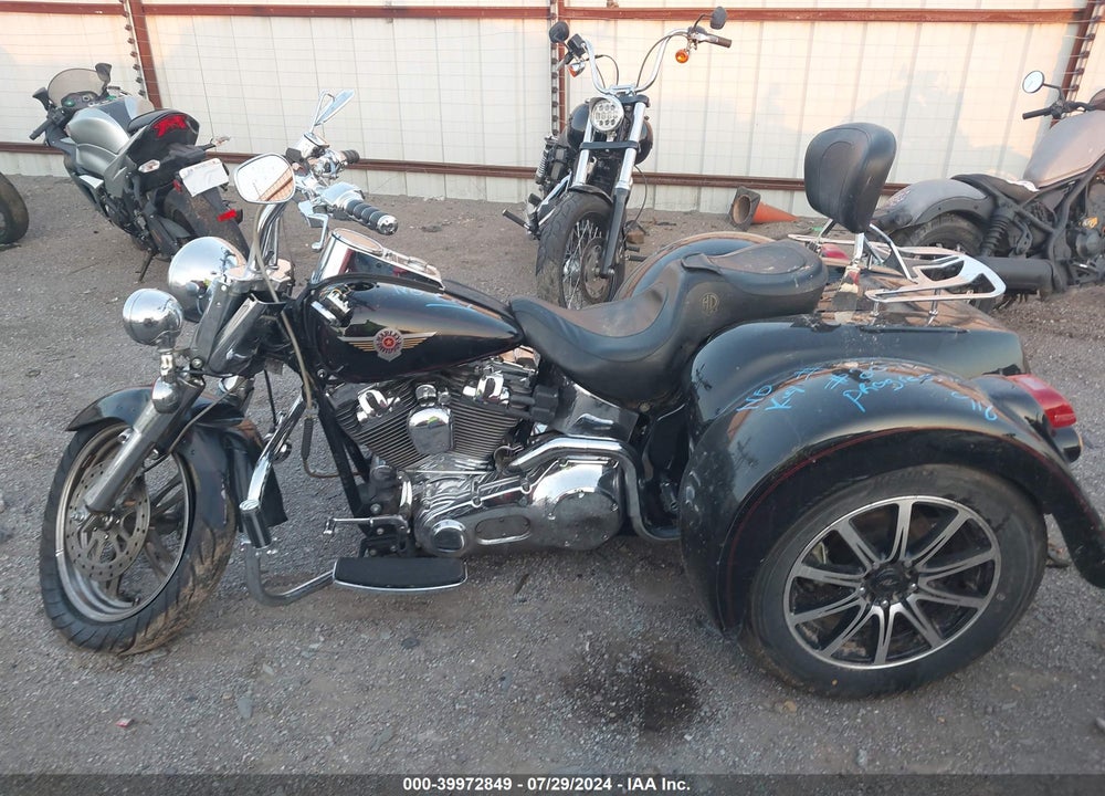 2000 HARLEY-DAVIDSON FXSTS VIN: 1HD1BLY15YY052071