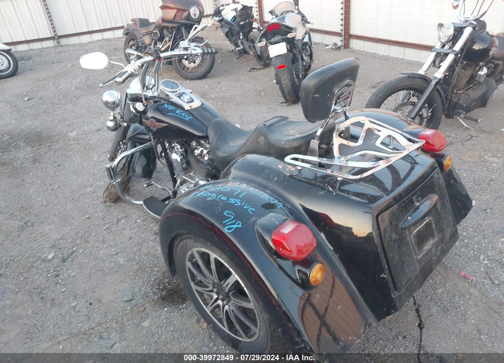 2000 HARLEY-DAVIDSON FXSTS VIN: 1HD1BLY15YY052071