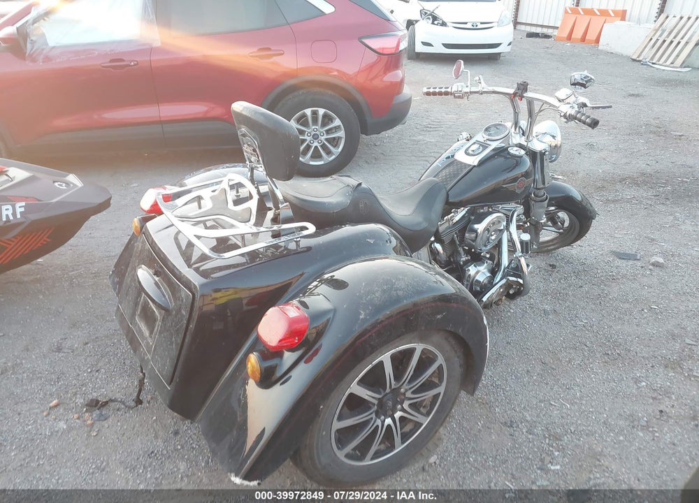 2000 HARLEY-DAVIDSON FXSTS VIN: 1HD1BLY15YY052071