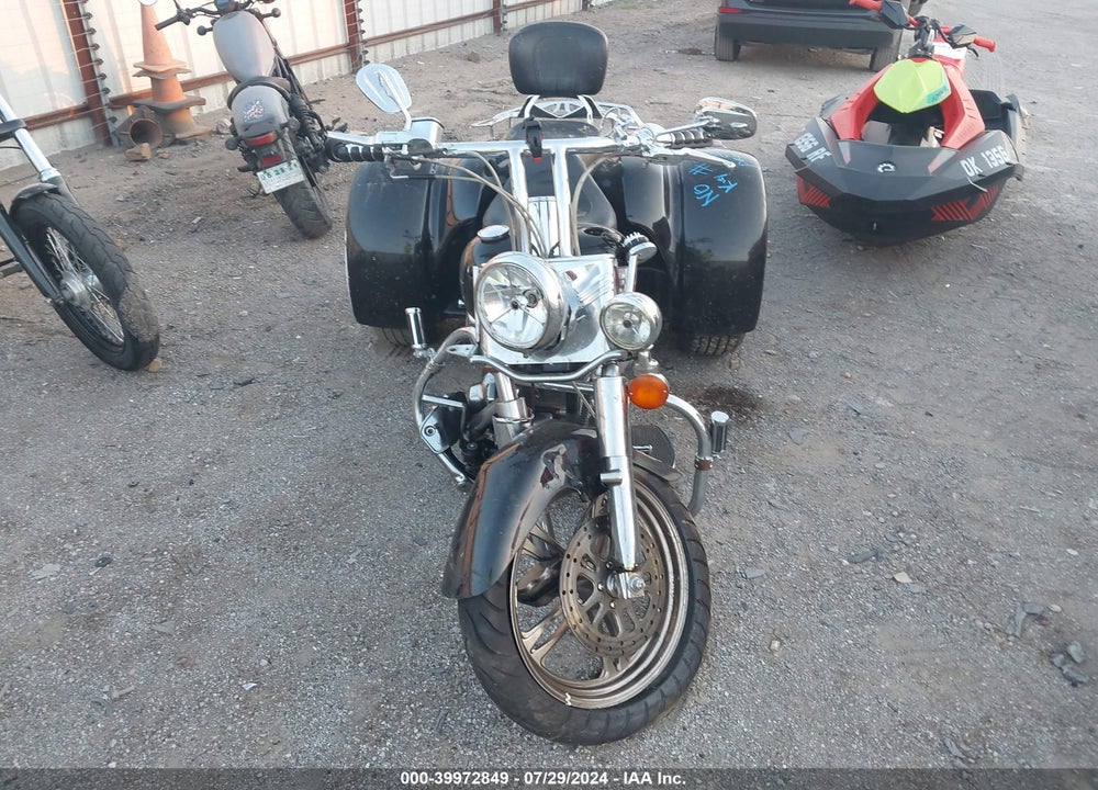 2000 HARLEY-DAVIDSON FXSTS VIN: 1HD1BLY15YY052071