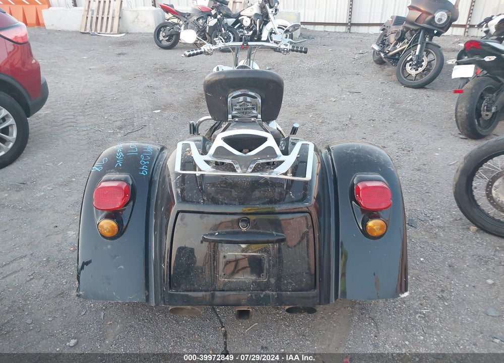 2000 HARLEY-DAVIDSON FXSTS VIN: 1HD1BLY15YY052071