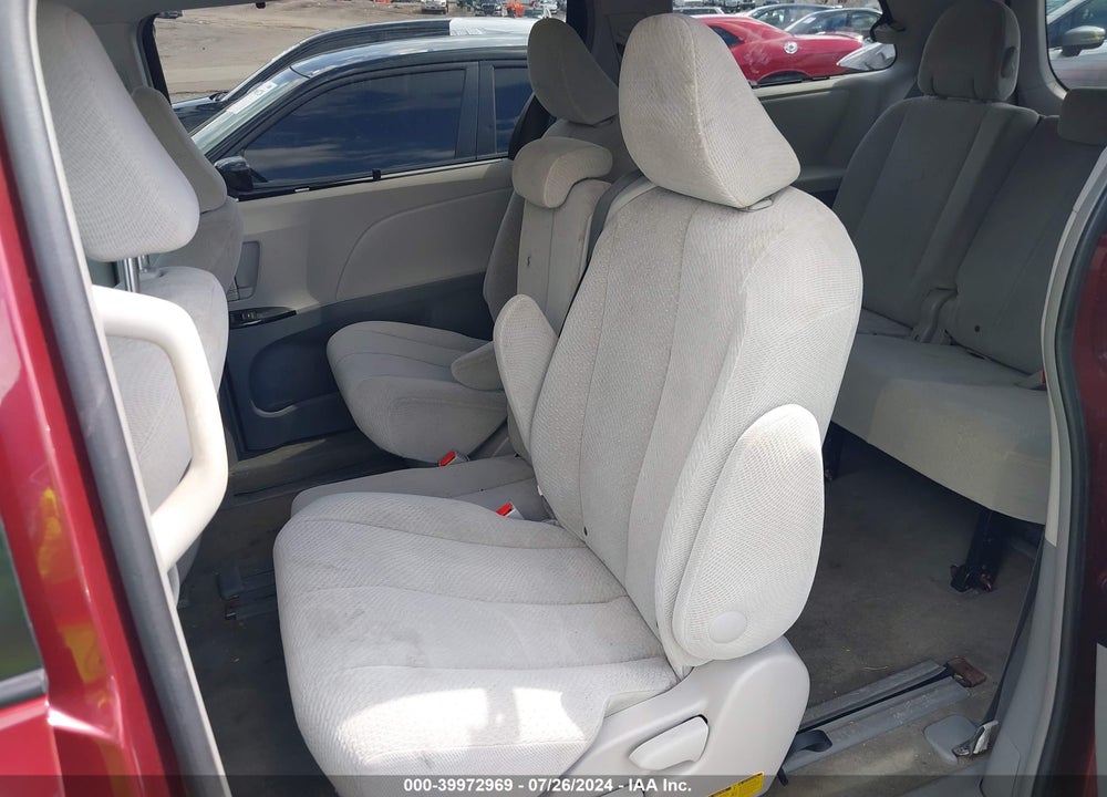 2014 TOYOTA SIENNA LE V6 8 PASSENGER VIN: 5TDKK3DC4ES496756