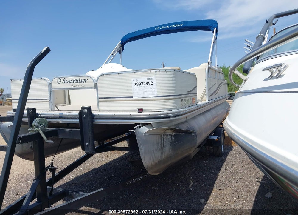 2007 LOWE BOAT VIN: LWCP0166F607