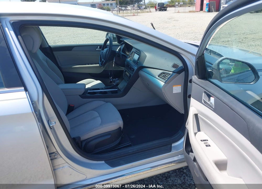 2017 HYUNDAI SONATA HYBRID SE VIN: KMHE24L33HA064936