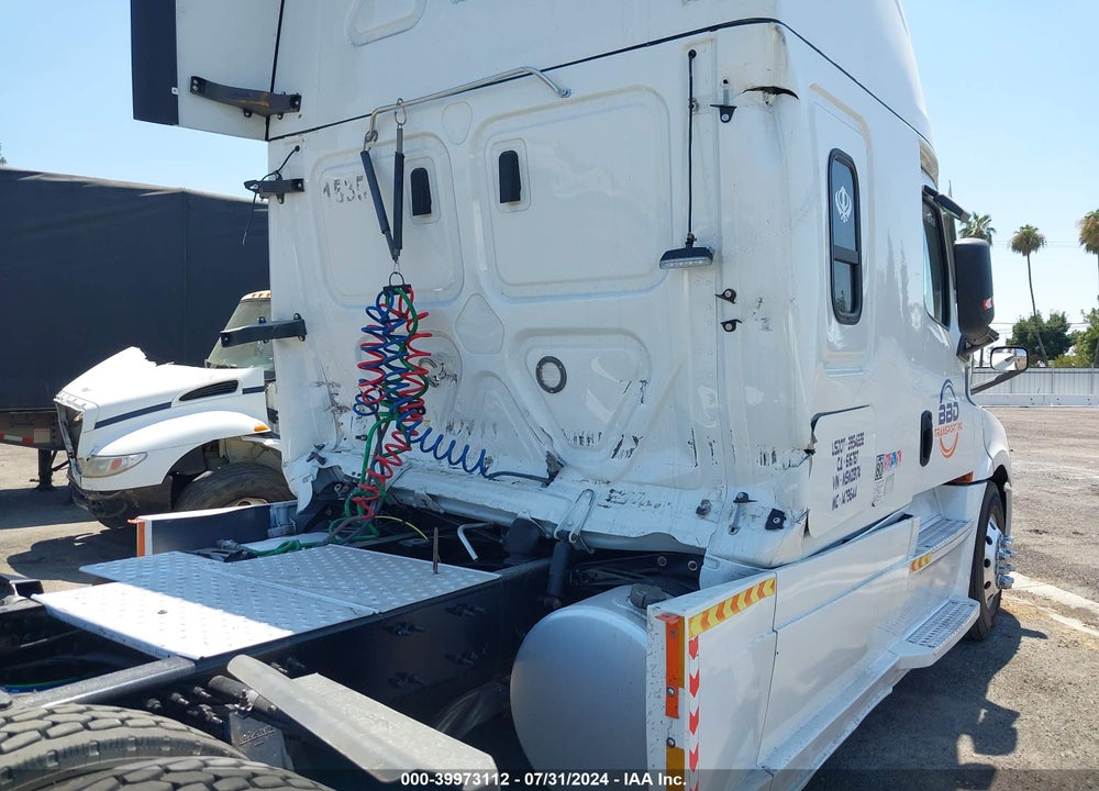 2021 FREIGHTLINER NEW CASCADIA 126 VIN: 3AKJHHDR2MSMZ8174