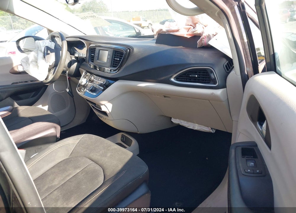 2017 CHRYSLER PACIFICA LX VIN: 2C4RC1CG5HR552043