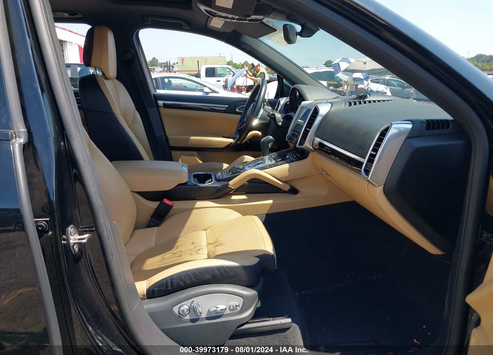 2018 PORSCHE CAYENNE PLATINUM EDITION VIN: WP1AA2A21JKA04088