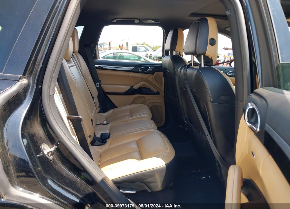 2018 PORSCHE CAYENNE PLATINUM EDITION VIN: WP1AA2A21JKA04088