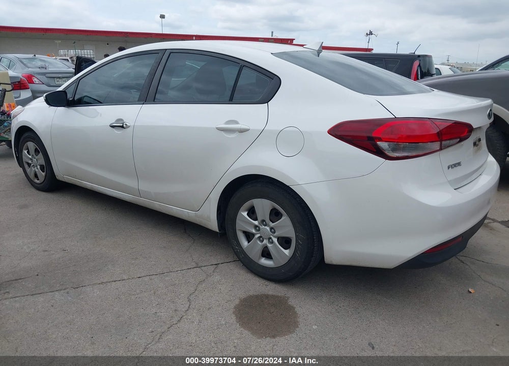 2017 KIA FORTE VIN: 3KPFL4A74HE059365