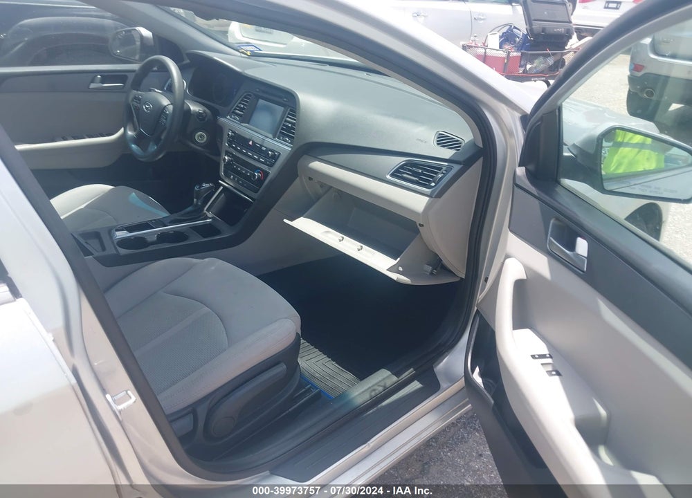 2016 HYUNDAI SONATA SE VIN: 5NPE24AF3GH311526