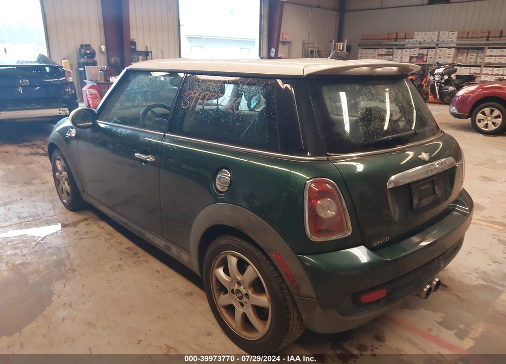 2007 MINI COOPER S VIN: WMWMF73587TT80971
