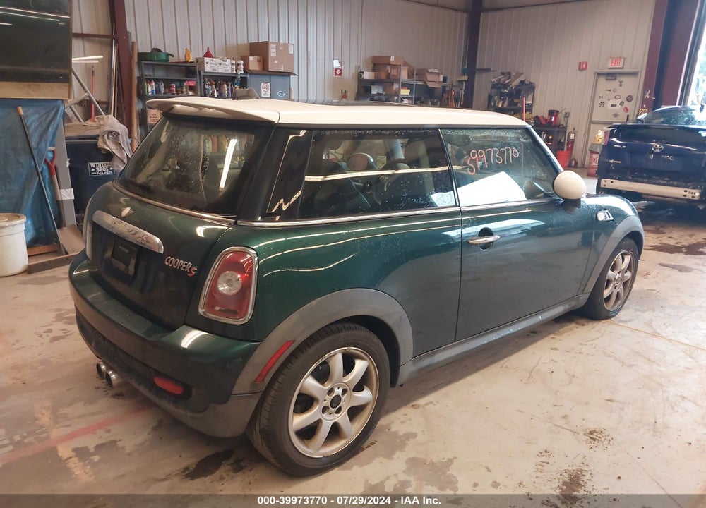 2007 MINI COOPER S VIN: WMWMF73587TT80971