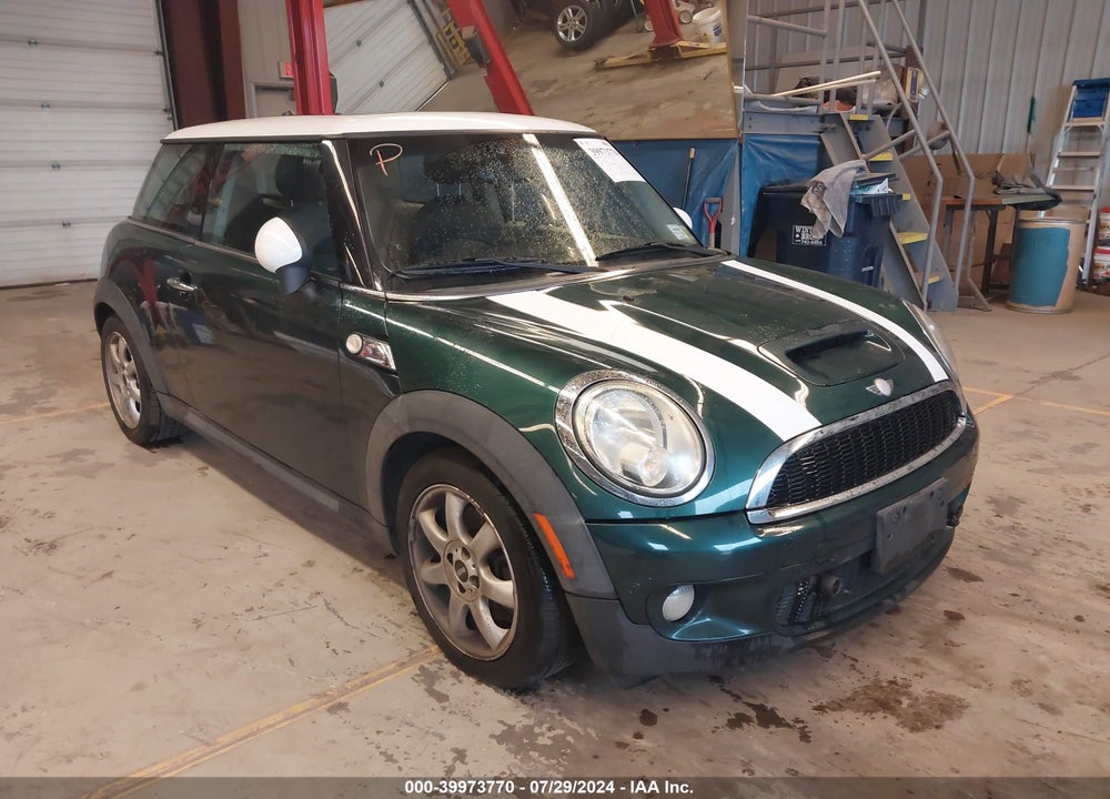 2007 MINI COOPER S VIN: WMWMF73587TT80971