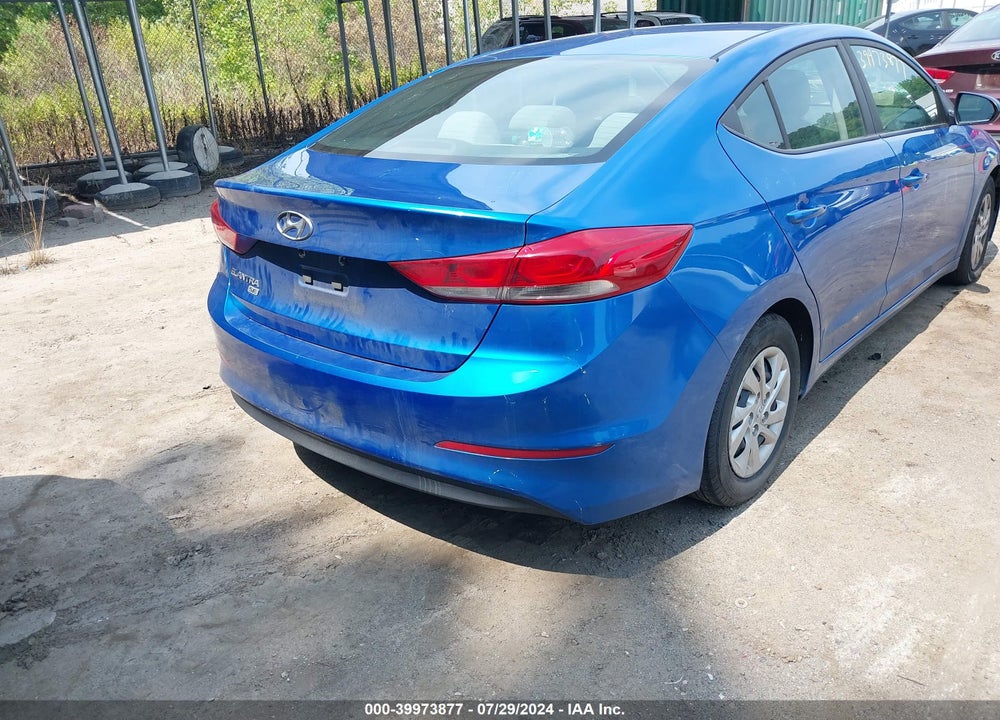 2018 HYUNDAI ELANTRA SE VIN: 5NPD74LF1JH221616