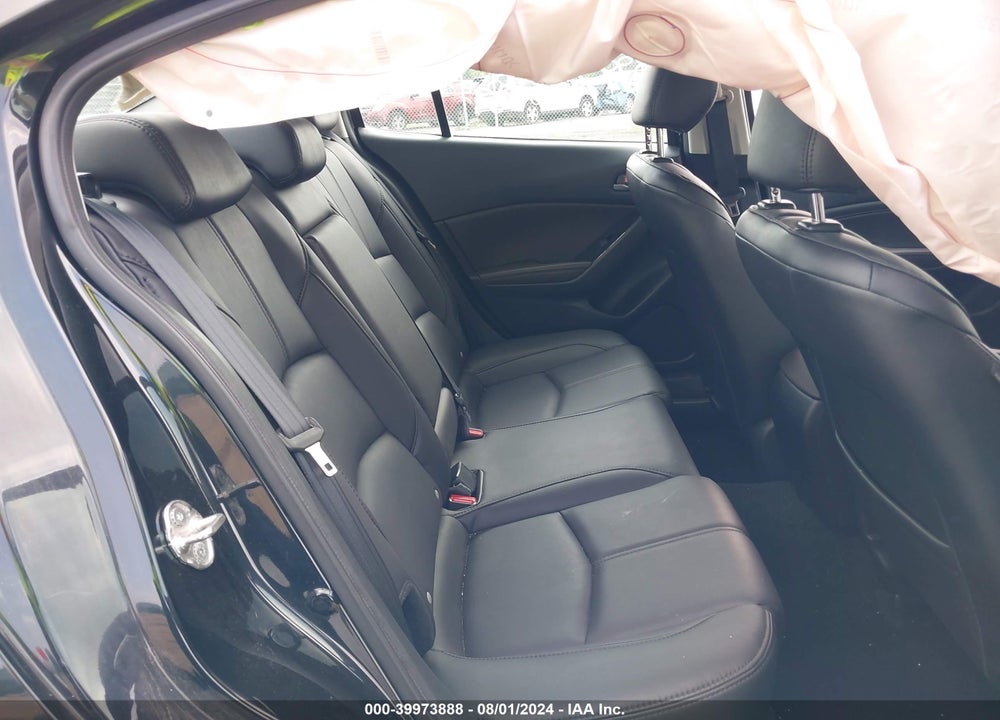 2018 MAZDA 3 TOURING VIN: 3MZBN1V32JM255389