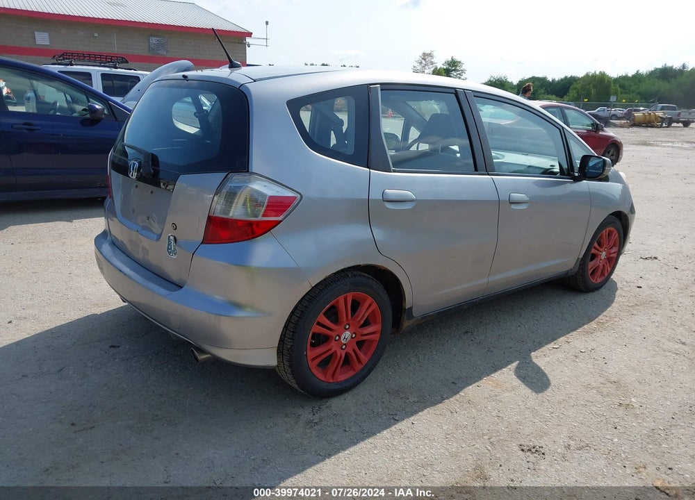 2009 HONDA FIT SPORT VIN: JHMGE874X9S040447