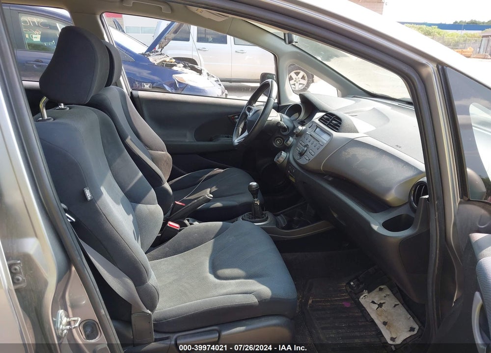 2009 HONDA FIT SPORT VIN: JHMGE874X9S040447