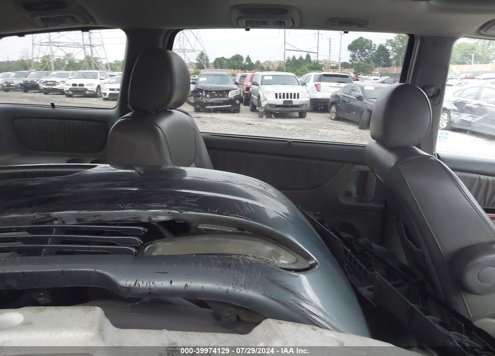 2005 TOYOTA SIENNA XLE VIN: 5TDZA22C25S342058