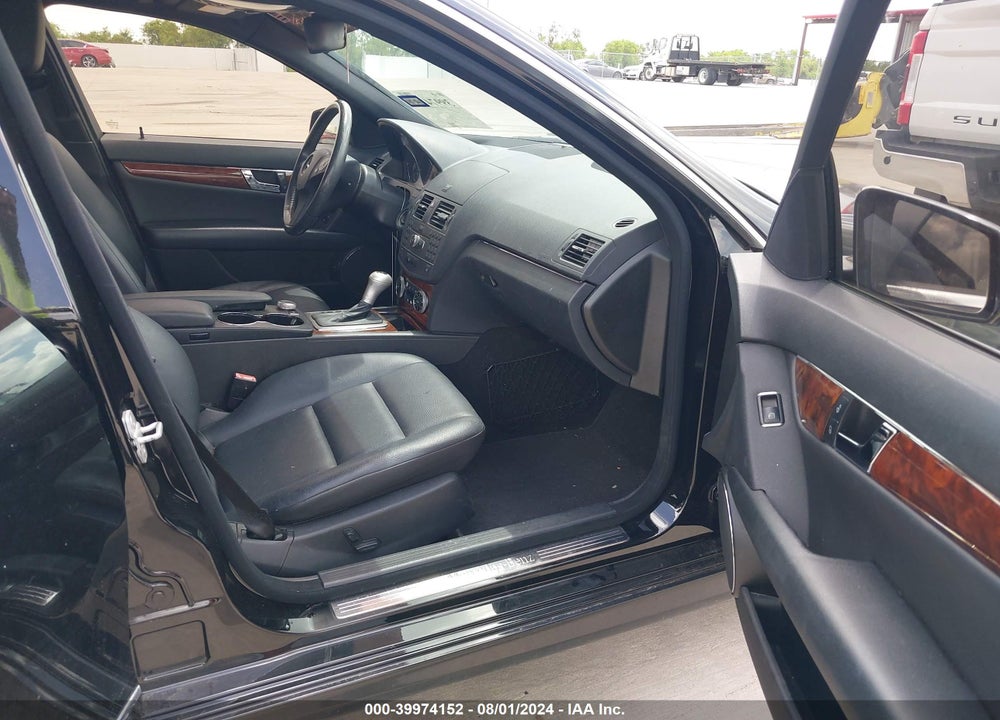 2011 MERCEDES-BENZ C 300 LUXURY 4MATIC/SPORT 4MATIC VIN: WDDGF8BB7BR135524