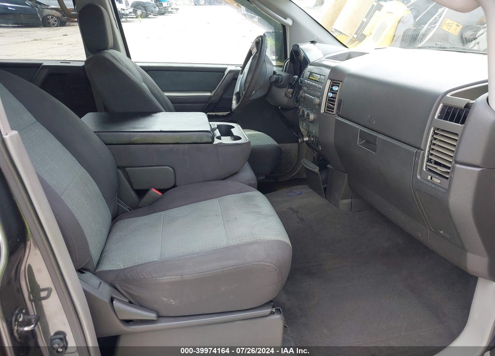 2004 NISSAN TITAN SE VIN: 1N6AA07A44N578205