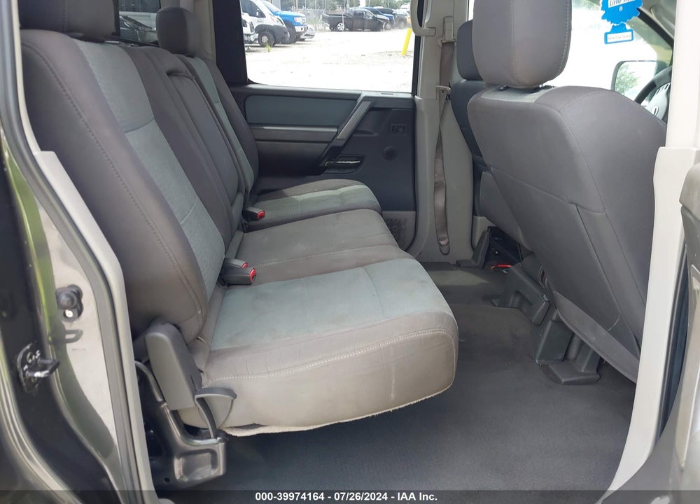 2004 NISSAN TITAN SE VIN: 1N6AA07A44N578205
