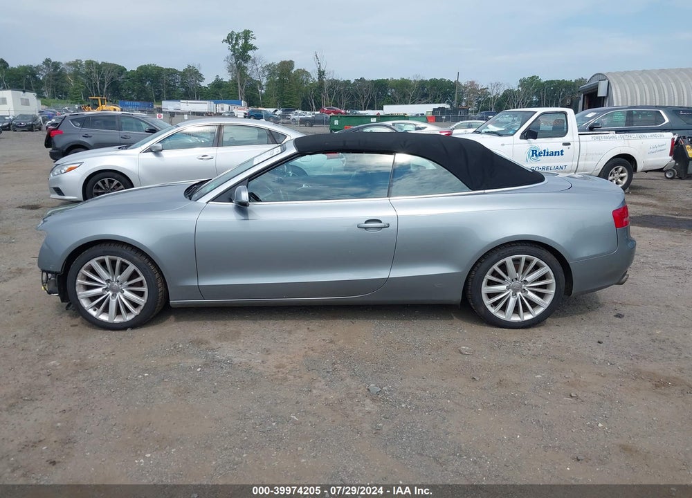 2010 AUDI A5 VIN: WAULFAFH6AN008040