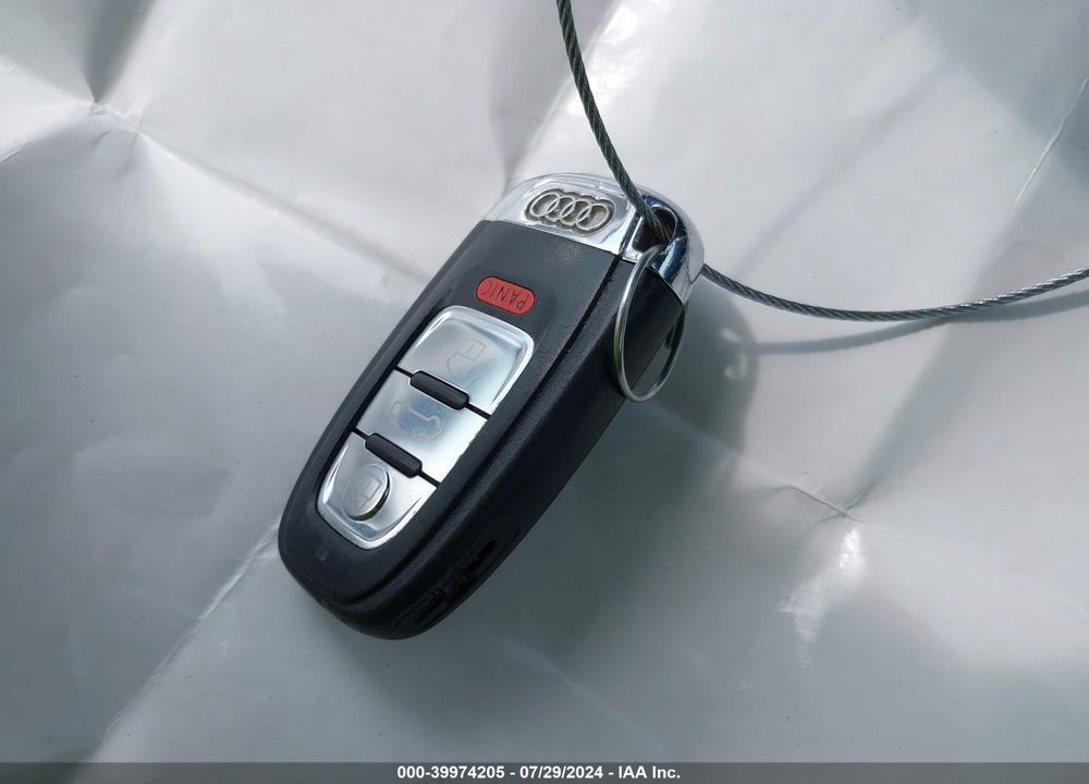 2010 AUDI A5 VIN: WAULFAFH6AN008040