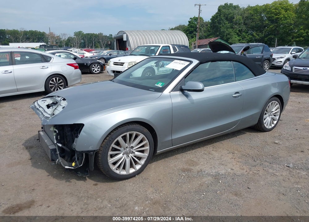 2010 AUDI A5 VIN: WAULFAFH6AN008040