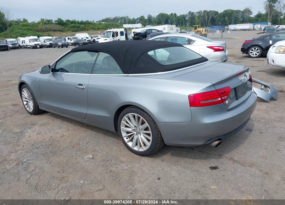 2010 AUDI A5 VIN: WAULFAFH6AN008040