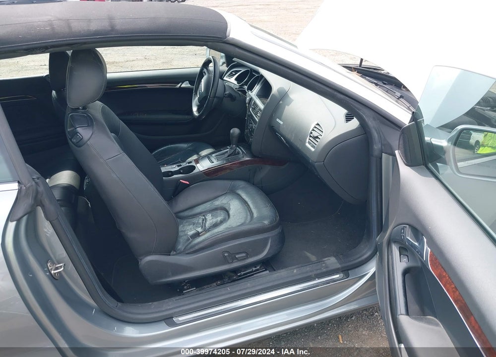 2010 AUDI A5 VIN: WAULFAFH6AN008040