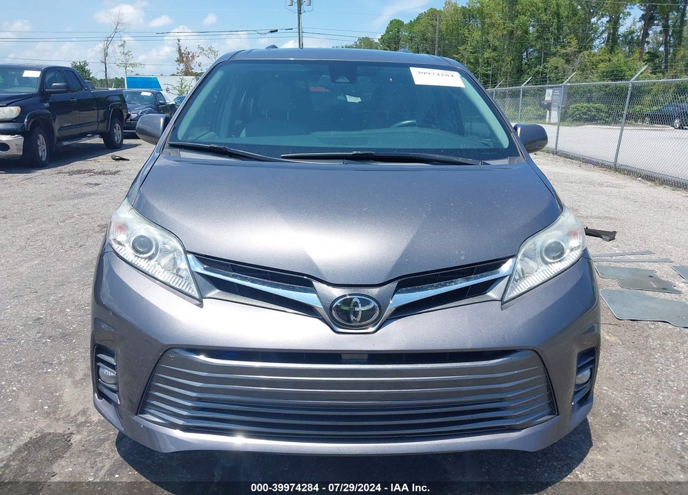2018 TOYOTA SIENNA XLE PREMIUM 8 PASSENGER VIN: 5TDYZ3DCXJS913863