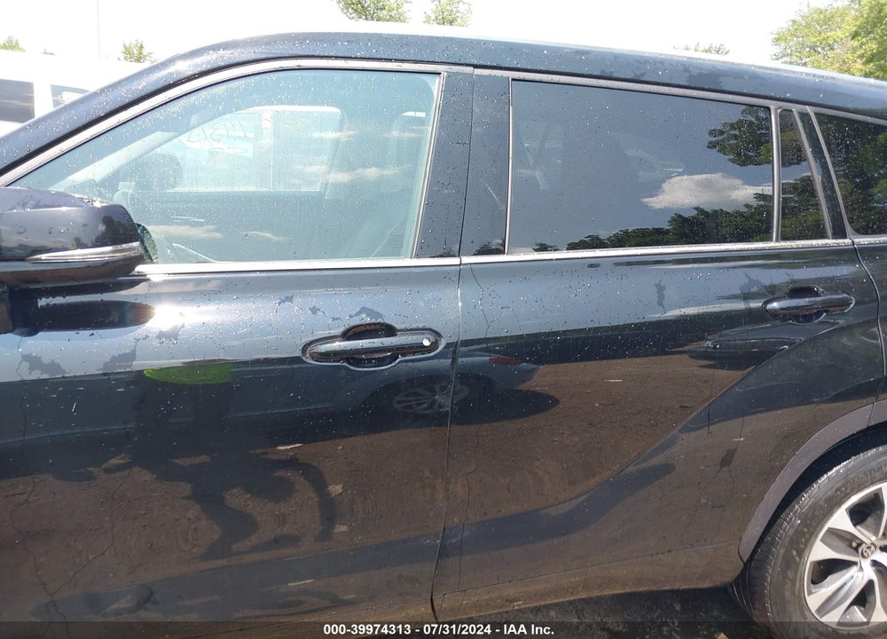 2021 TOYOTA HIGHLANDER XLE VIN: 5TDGZRAH1MS052317