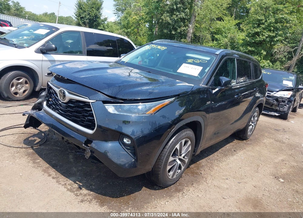 2021 TOYOTA HIGHLANDER XLE VIN: 5TDGZRAH1MS052317