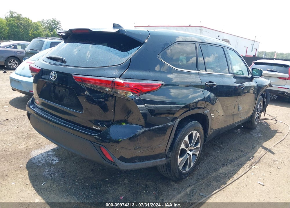 2021 TOYOTA HIGHLANDER XLE VIN: 5TDGZRAH1MS052317