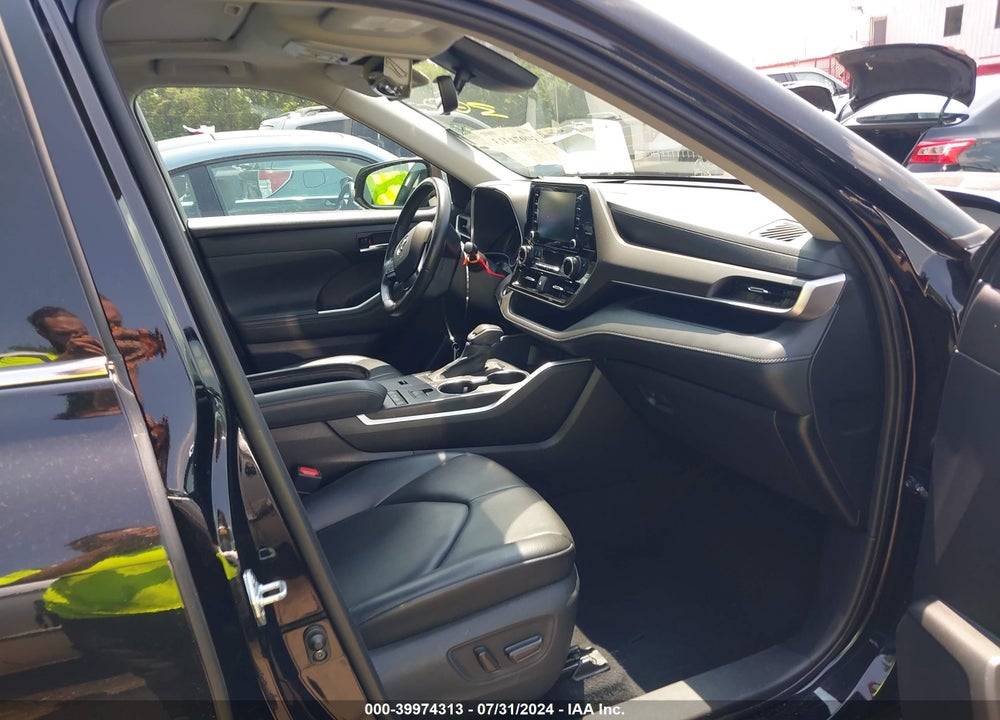 2021 TOYOTA HIGHLANDER XLE VIN: 5TDGZRAH1MS052317