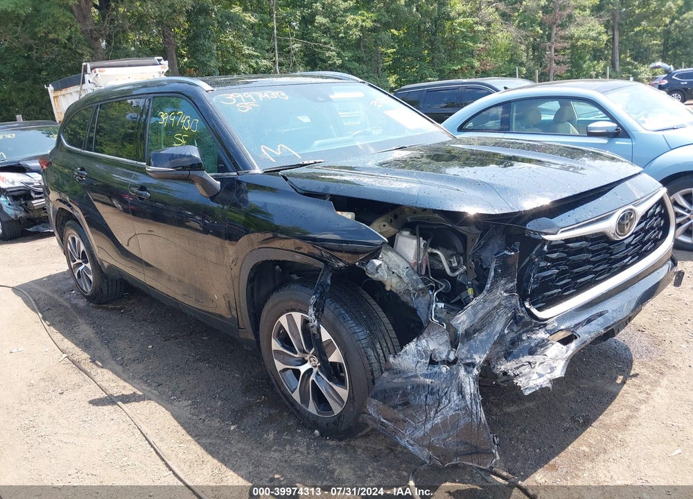 2021 TOYOTA HIGHLANDER XLE VIN: 5TDGZRAH1MS052317