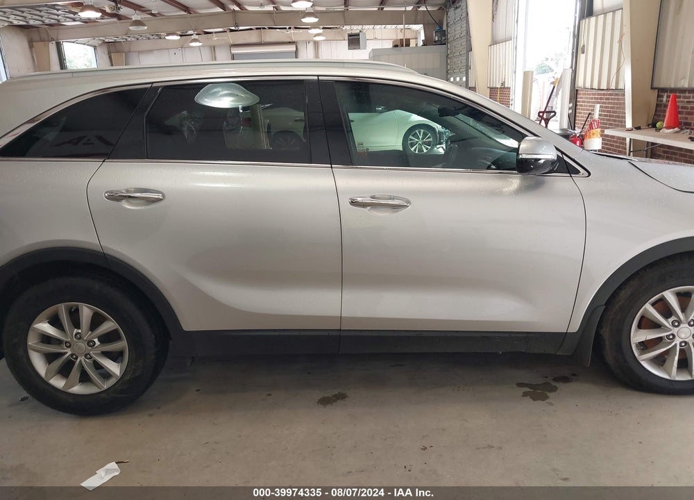 2016 KIA SORENTO VIN: 5XYPG4A54GG108511
