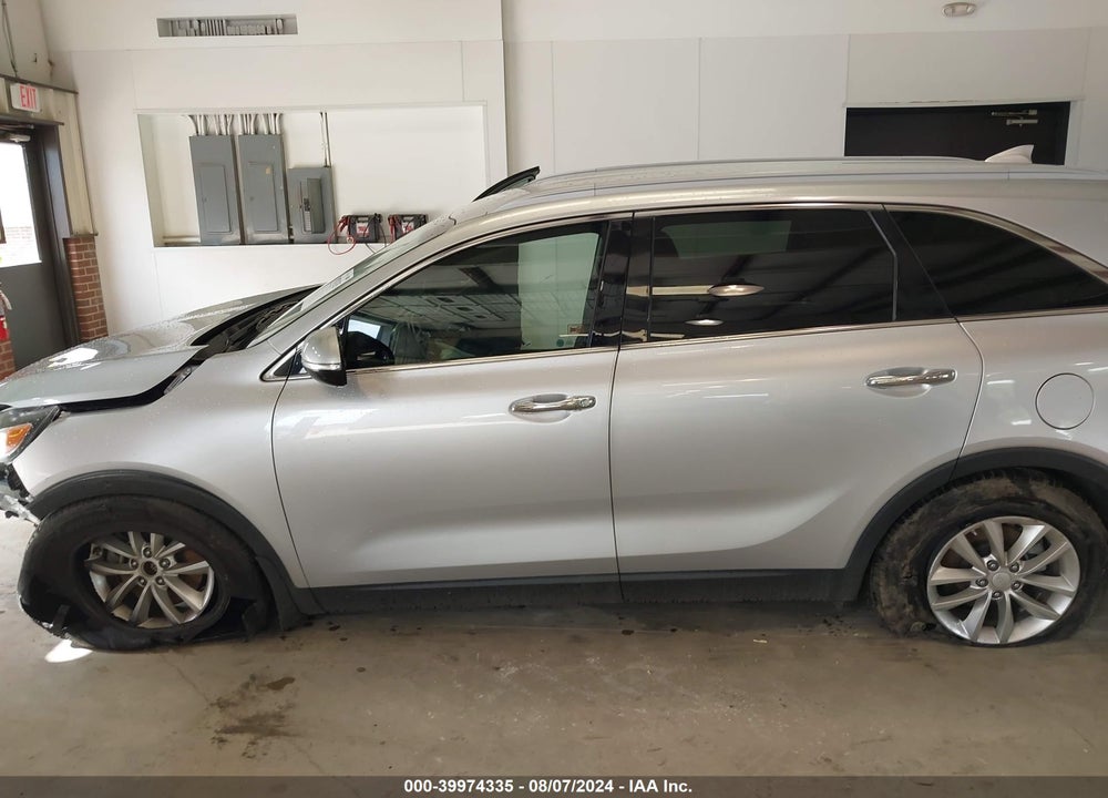 2016 KIA SORENTO VIN: 5XYPG4A54GG108511