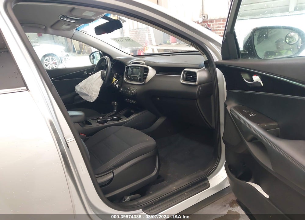 2016 KIA SORENTO VIN: 5XYPG4A54GG108511