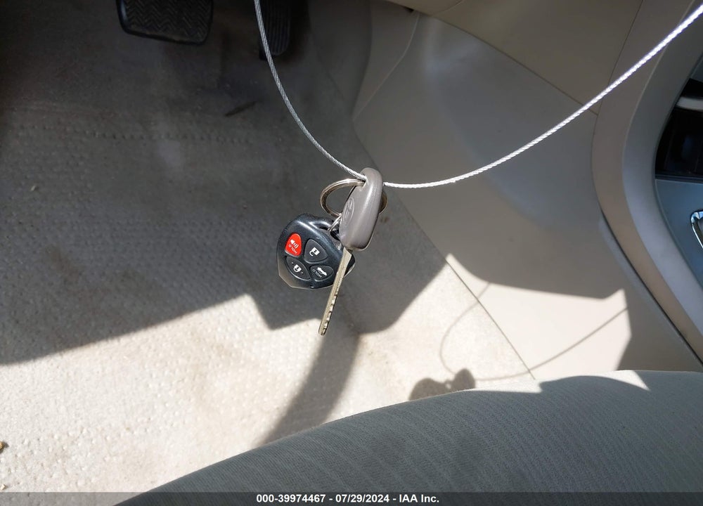 2013 TOYOTA COROLLA LE VIN: 2T1BU4EE7DC987068