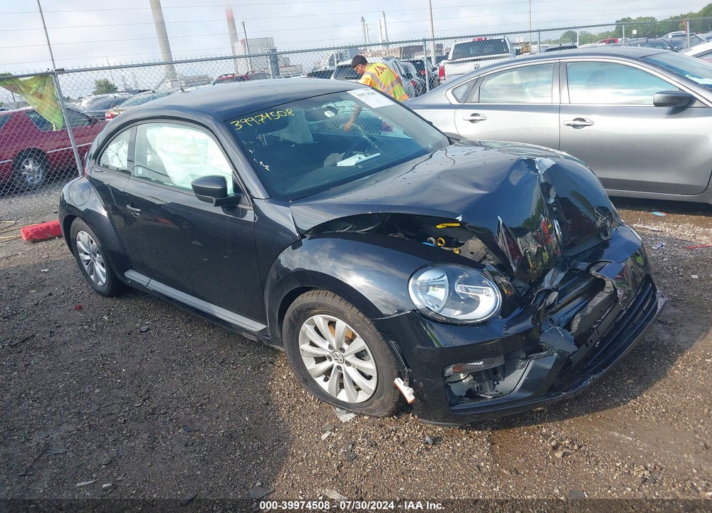 2018 VOLKSWAGEN BEETLE 2.0T COAST/2.0T S VIN: 3VWFD7AT4JM701877