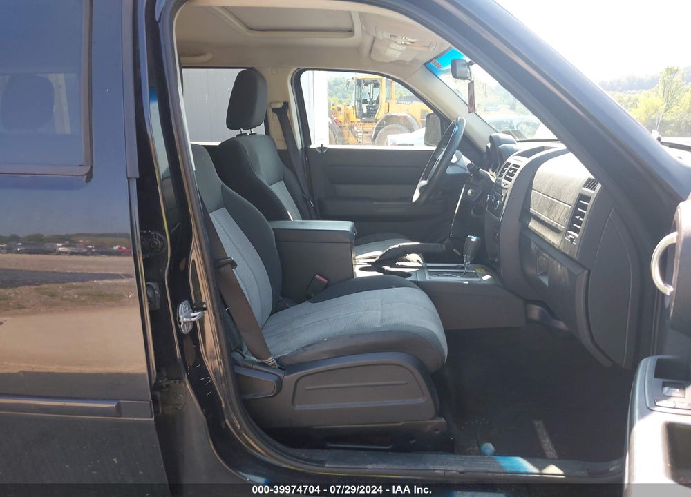 2008 DODGE NITRO SXT VIN: 1D8GU28K88W153501