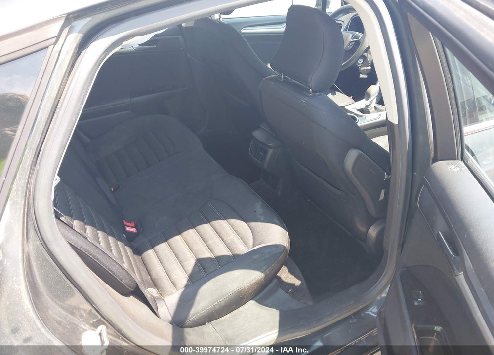 2015 FORD FUSION SE VIN: 3FA6P0H7XFR228318