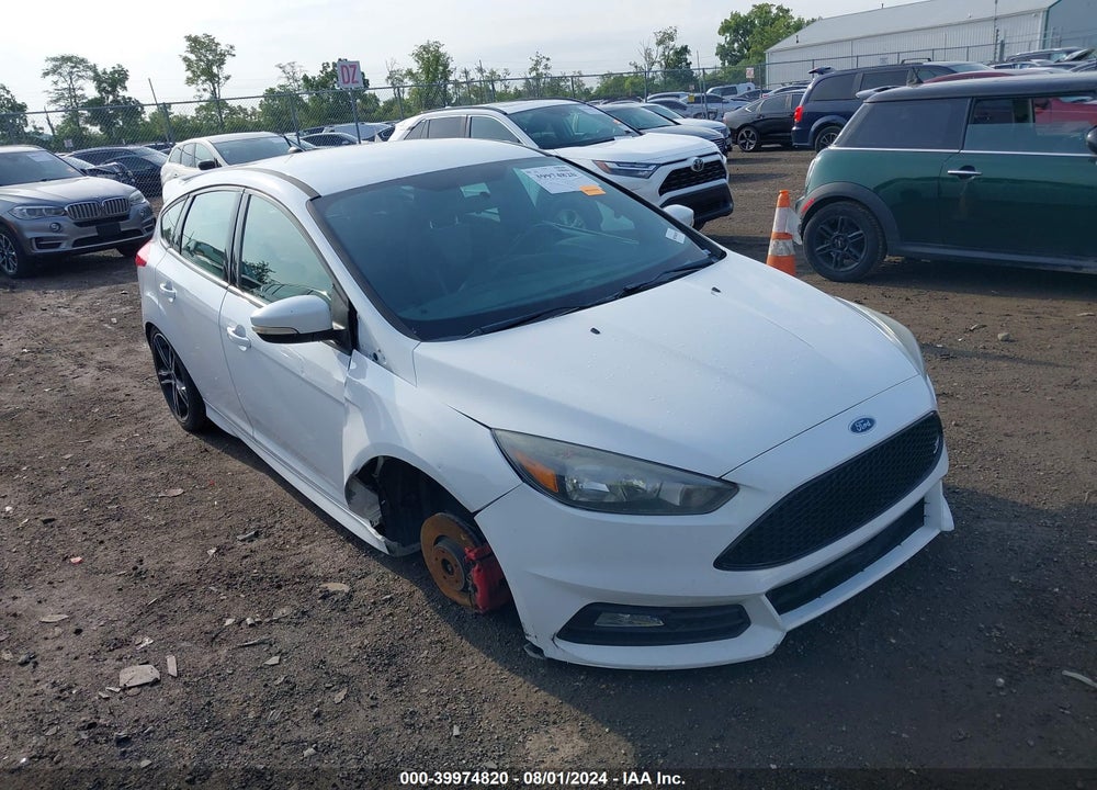 2015 FORD FOCUS VIN: 1FADP3L92FL299321