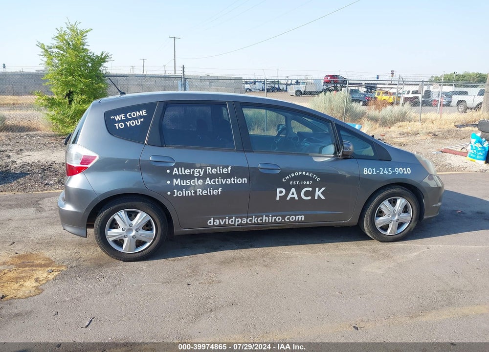 2013 HONDA FIT VIN: JHMGE8H31DC021875